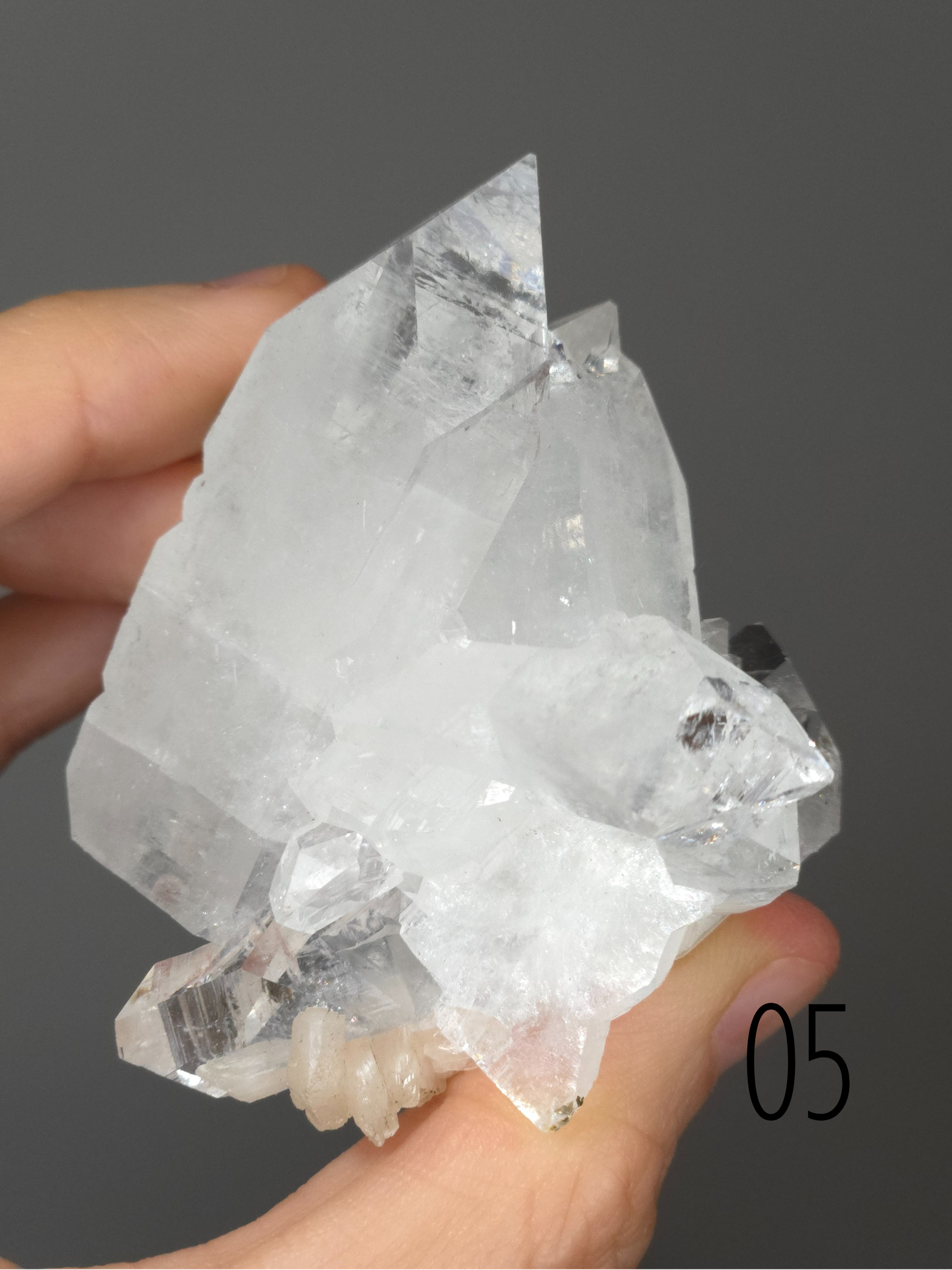 Apophyllite: Spiritual Clarity and Elevated Energy