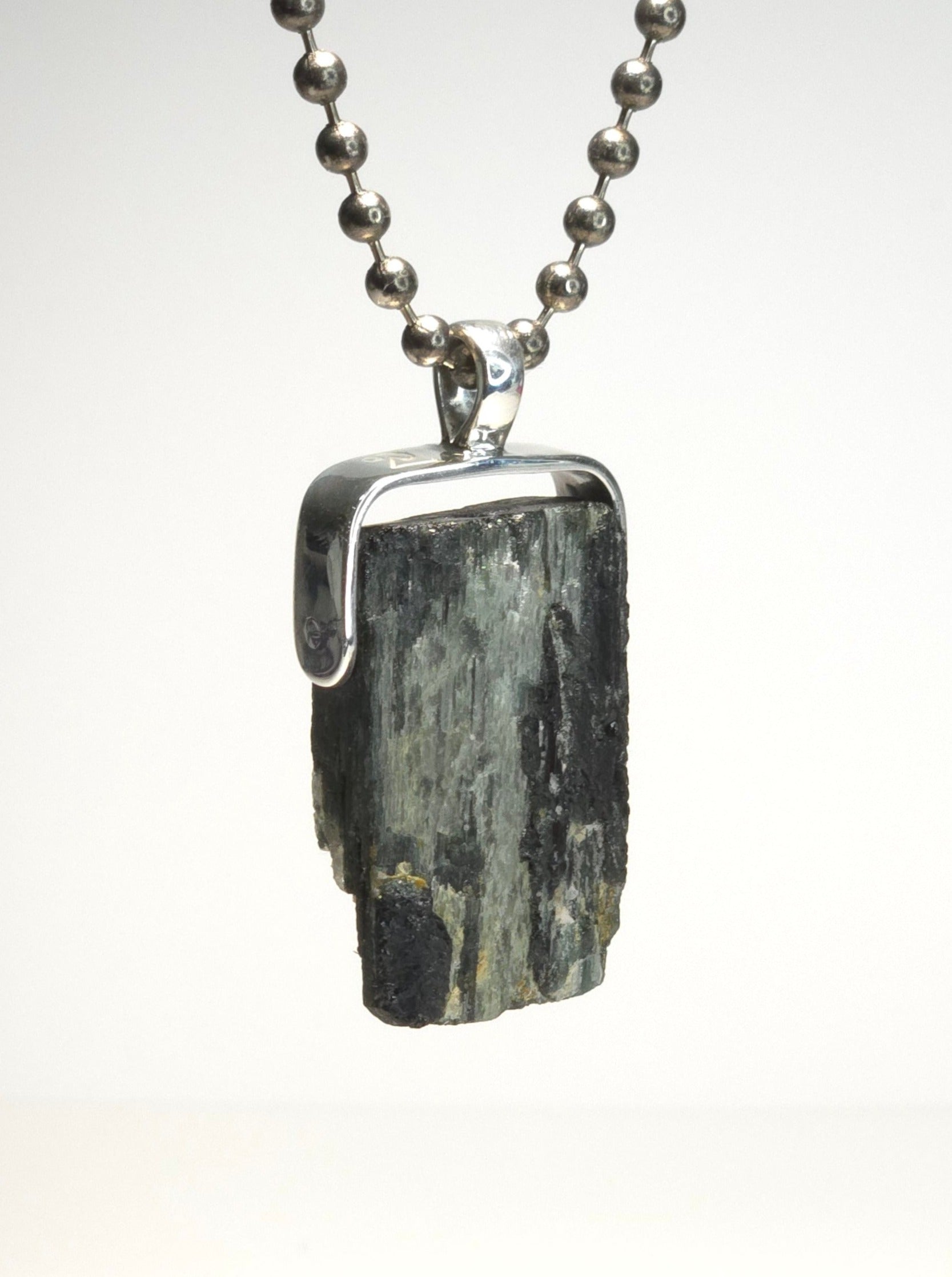 Khemia Legacy Beacons Of Light Collection - Green Tourmaline (Silver)