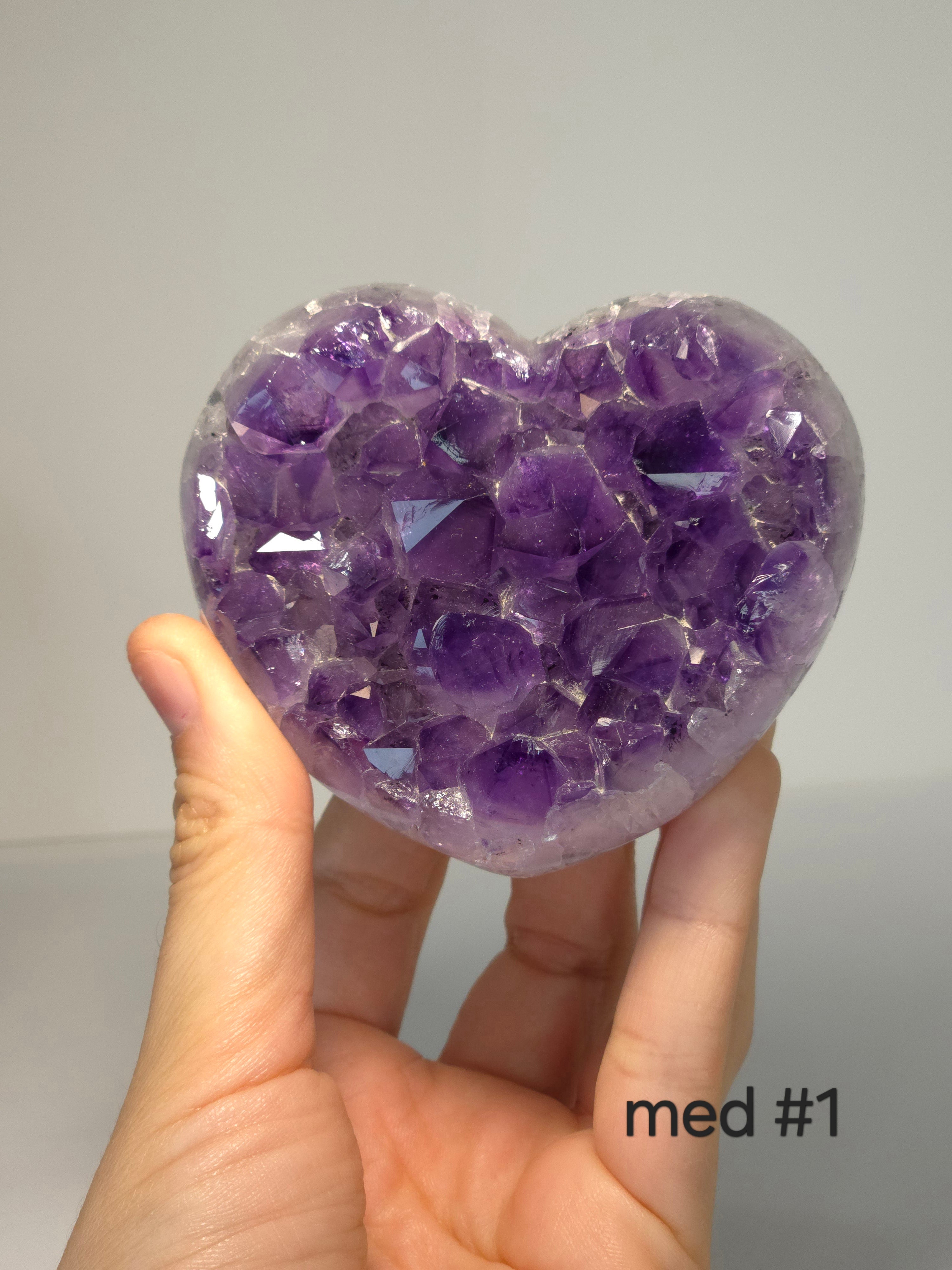 Corazones druzy de amatista para relajación, conexión psíquica e intuición.