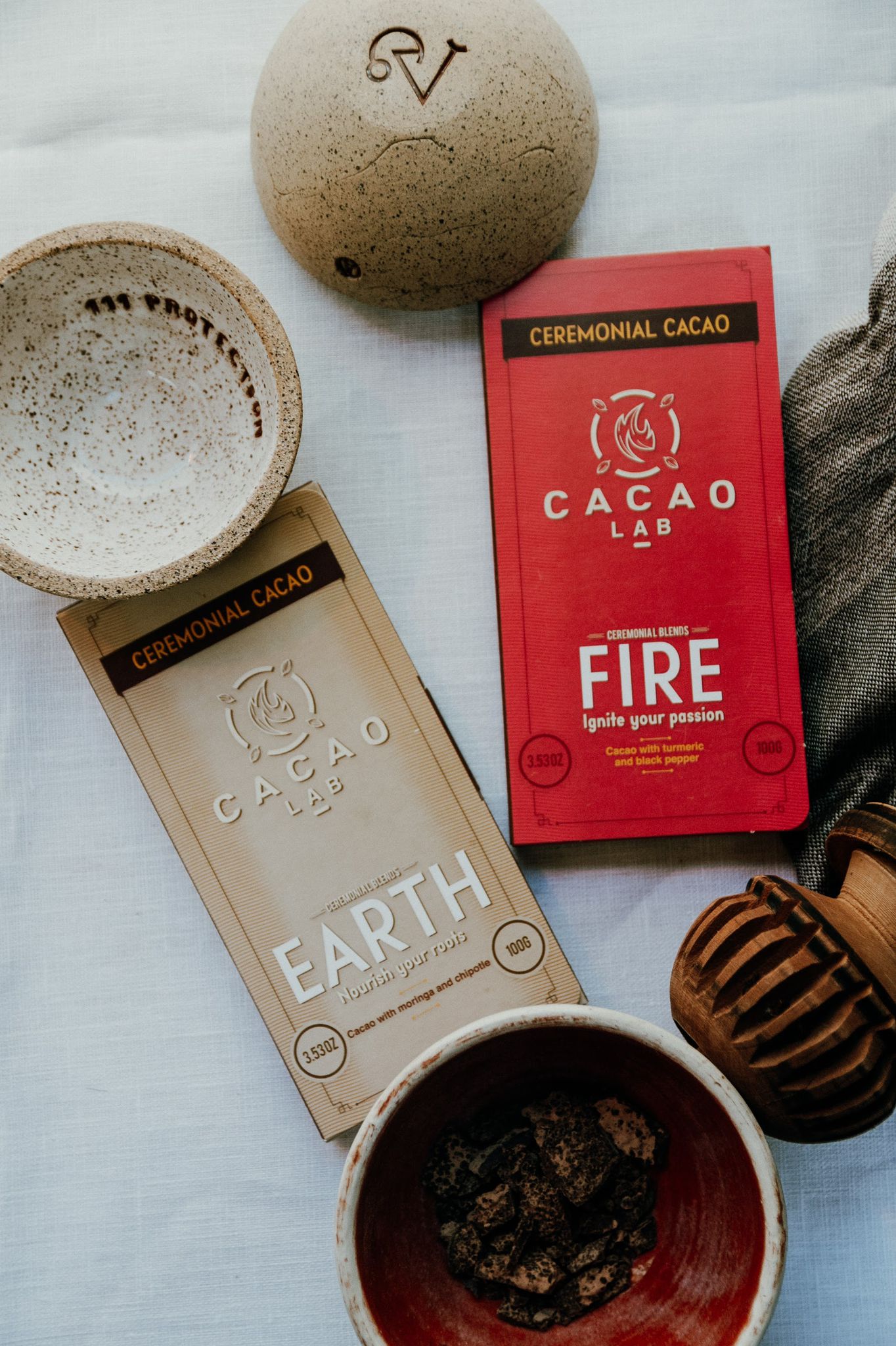 Gift Set: Gratitud set with Cacao and the Elements (cacao cup, cacao tablet, chocolate bar and candle)