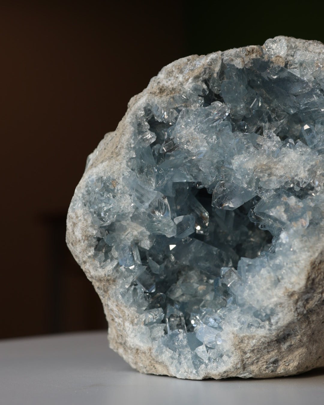 Geoda de cristal de celestita en bruto de gran tamaño para calmar y guiar