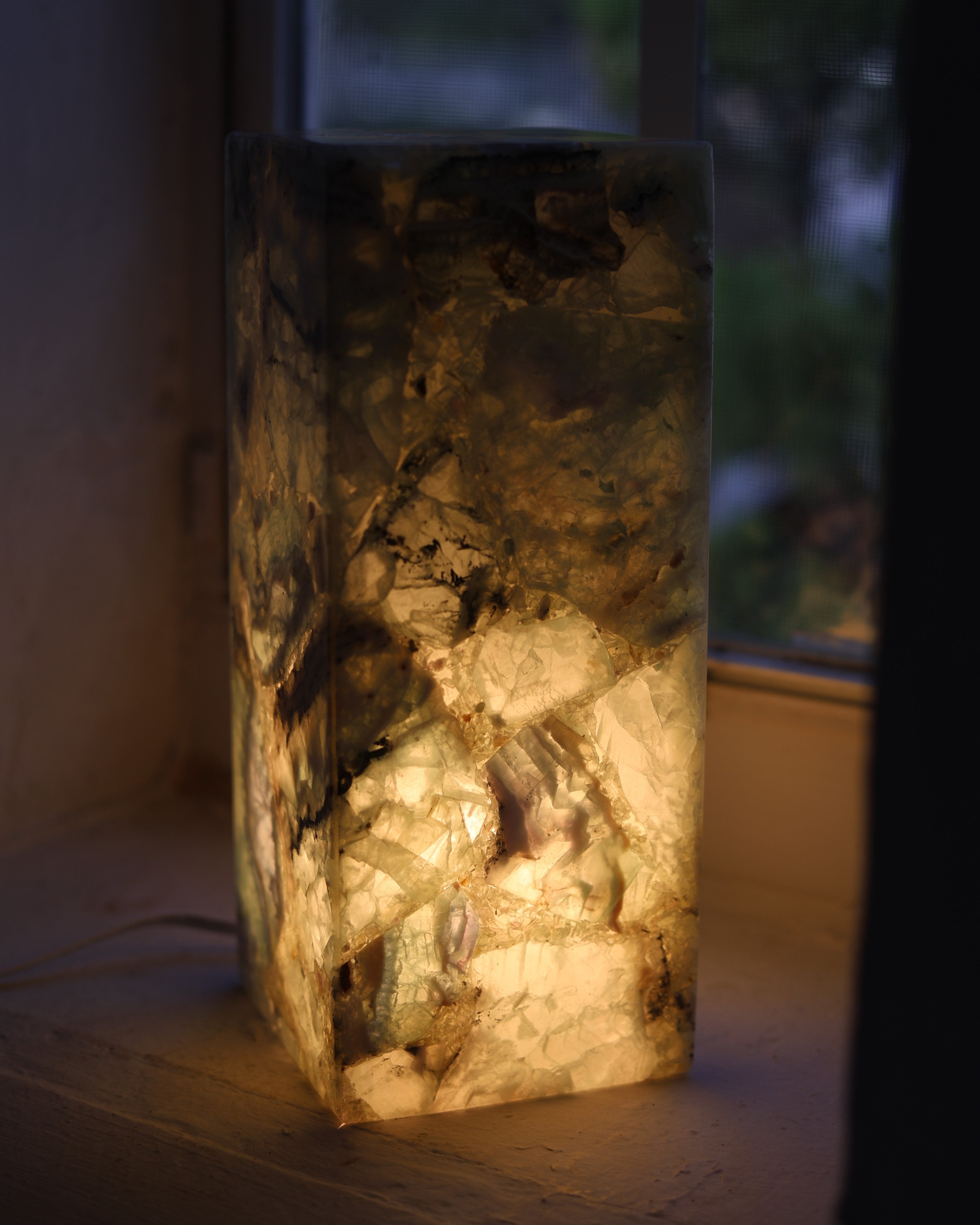 Green Fluorite lamp for Focus, Creativity & Productivity (LARGE)