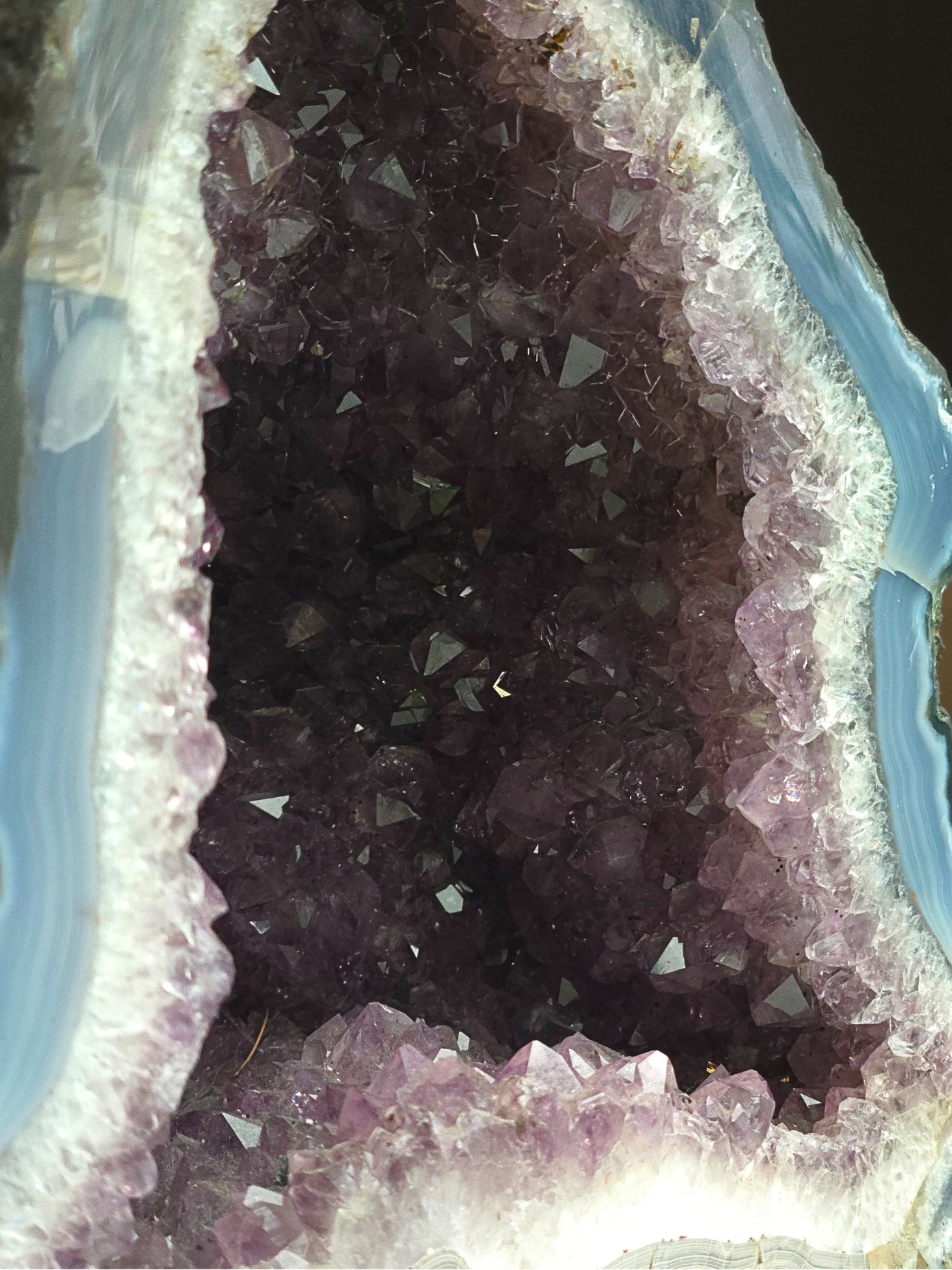 Amethyst Geode – Portal of Energy and Serenity