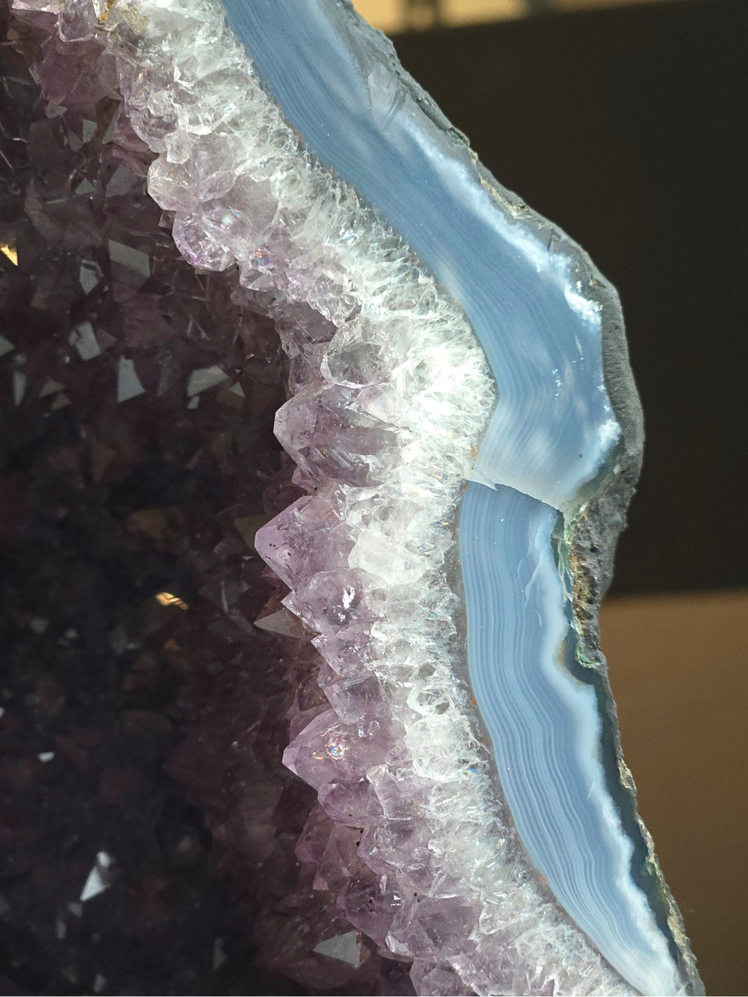 Amethyst Geode – Portal of Energy and Serenity