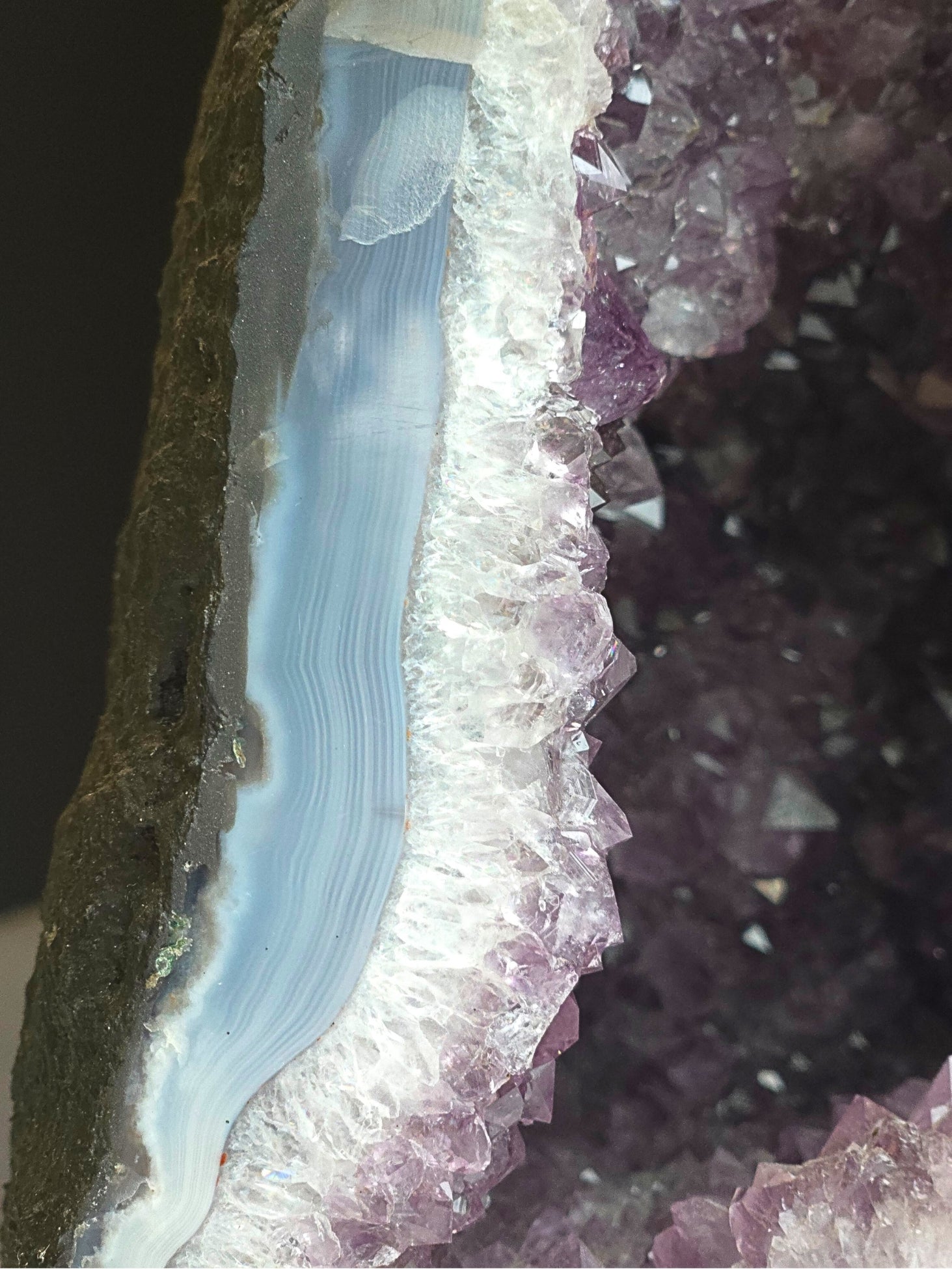 Amethyst Geode – Portal of Energy and Serenity