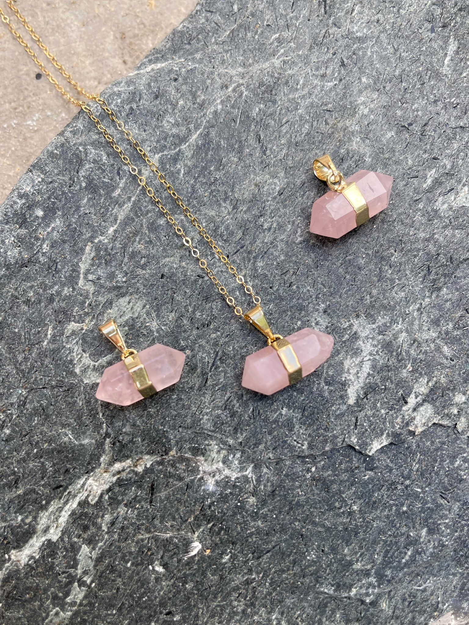 Collares de cuarzo rosa para el amor incondicional