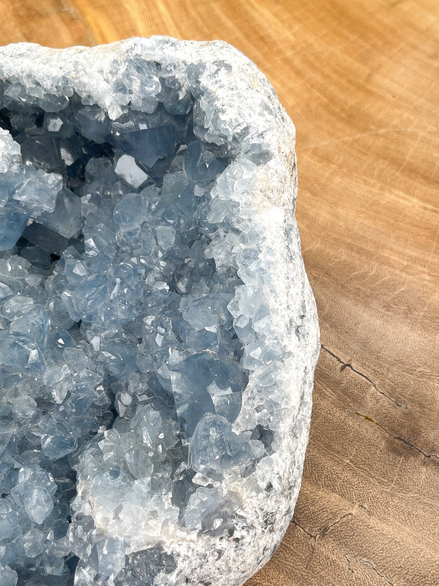 Geoda de cristal de celestita en bruto de gran tamaño para calmar y guiar